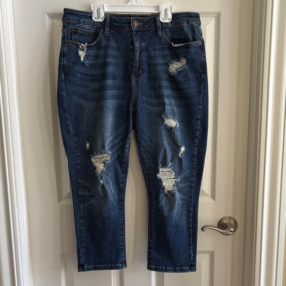 Judy Blue Capri style jeans